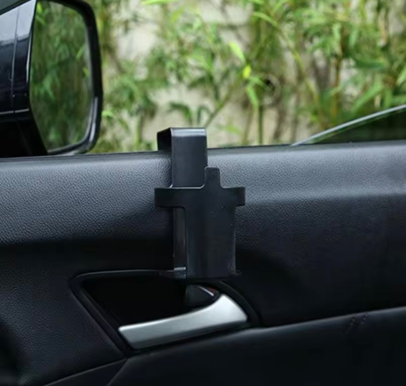 Black Plastic Car Cup Holder Drink Water Cup Bottle Holder Mount Stand Drinks Holder Auto Car Accessories Universal Car Standing